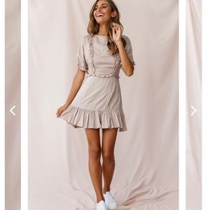 Selfie Leslie Lace-Up Back Dress in Mocha size M